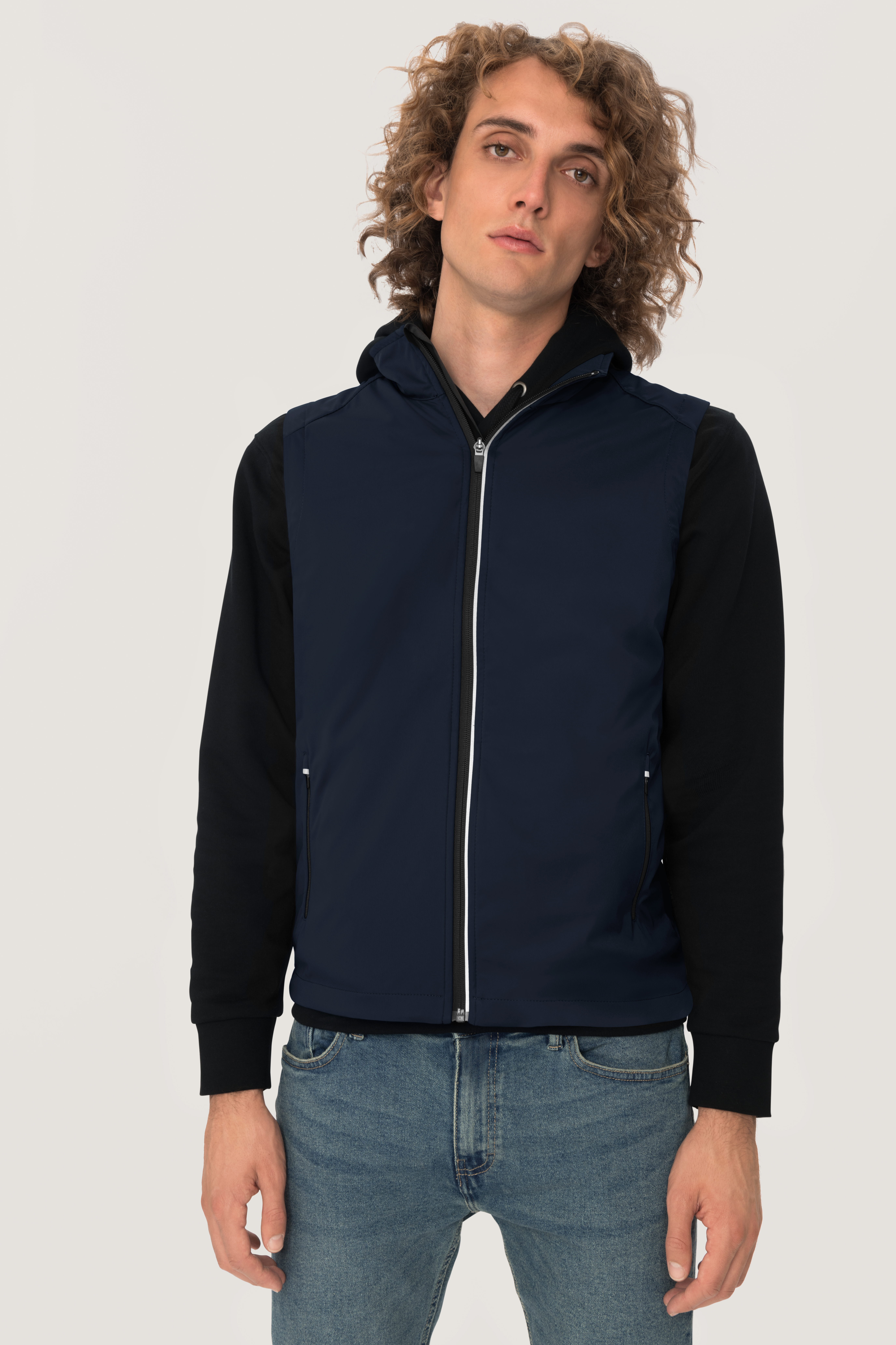 Lightsoftshellweste Edmonton von Hakro NO. 854